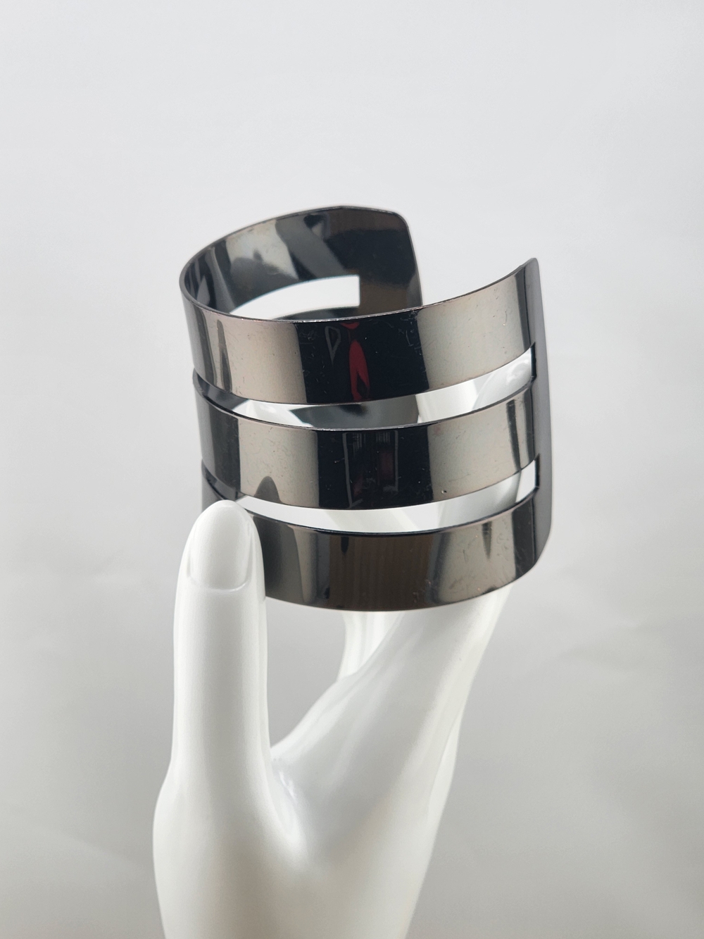 Sleek Black Metal Cuff Bracelet - Modern Statement Accessory 0581